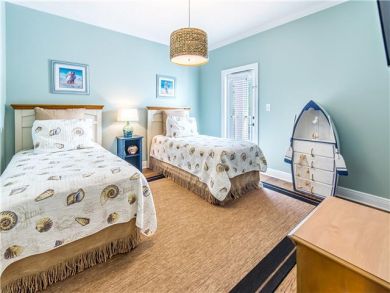 Great Destin Home 900 Yards to Beach Great Pool
